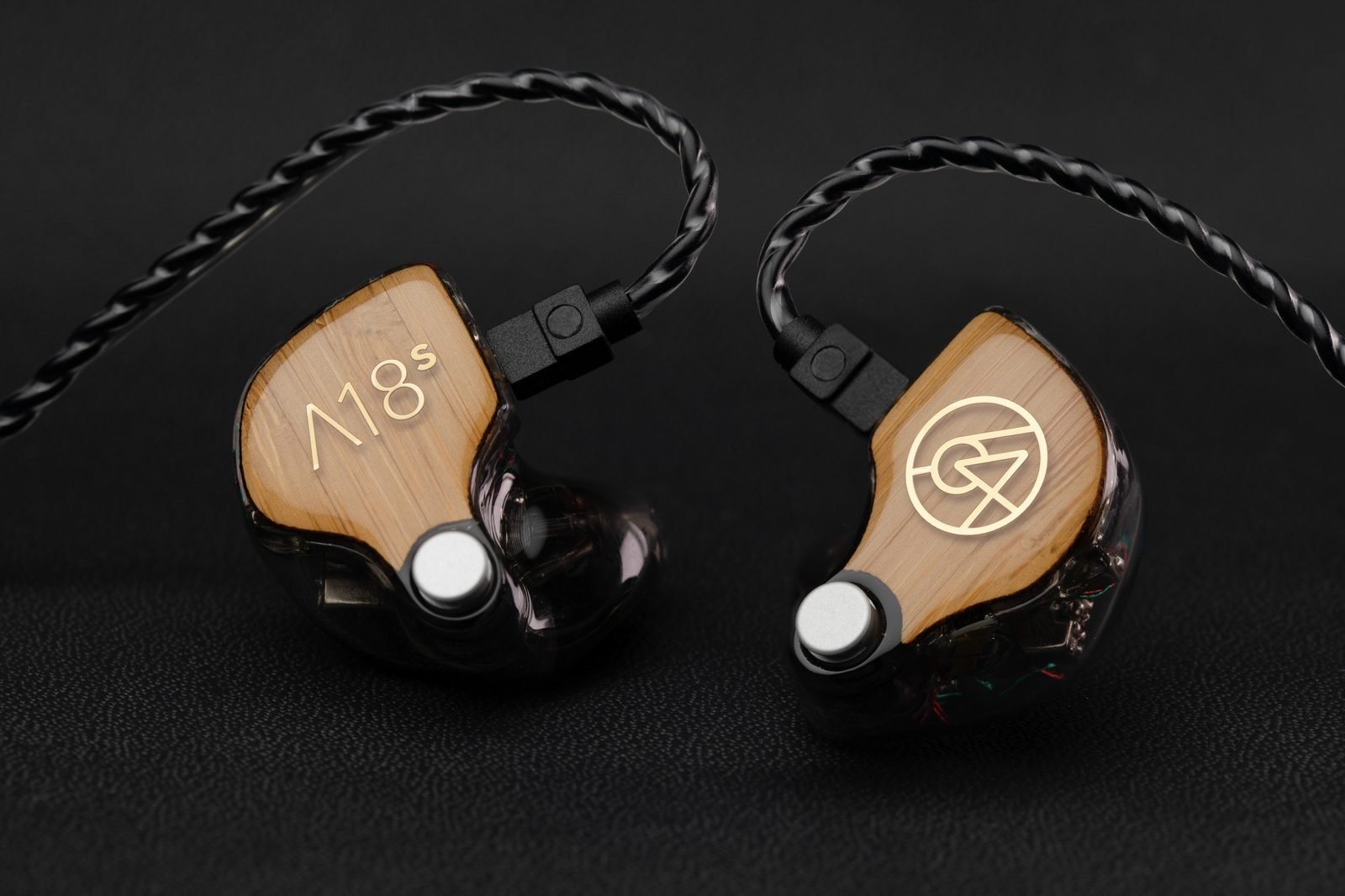 64 Audio A18s — IEM בהתאמה אישית, גימור מותאם אישית