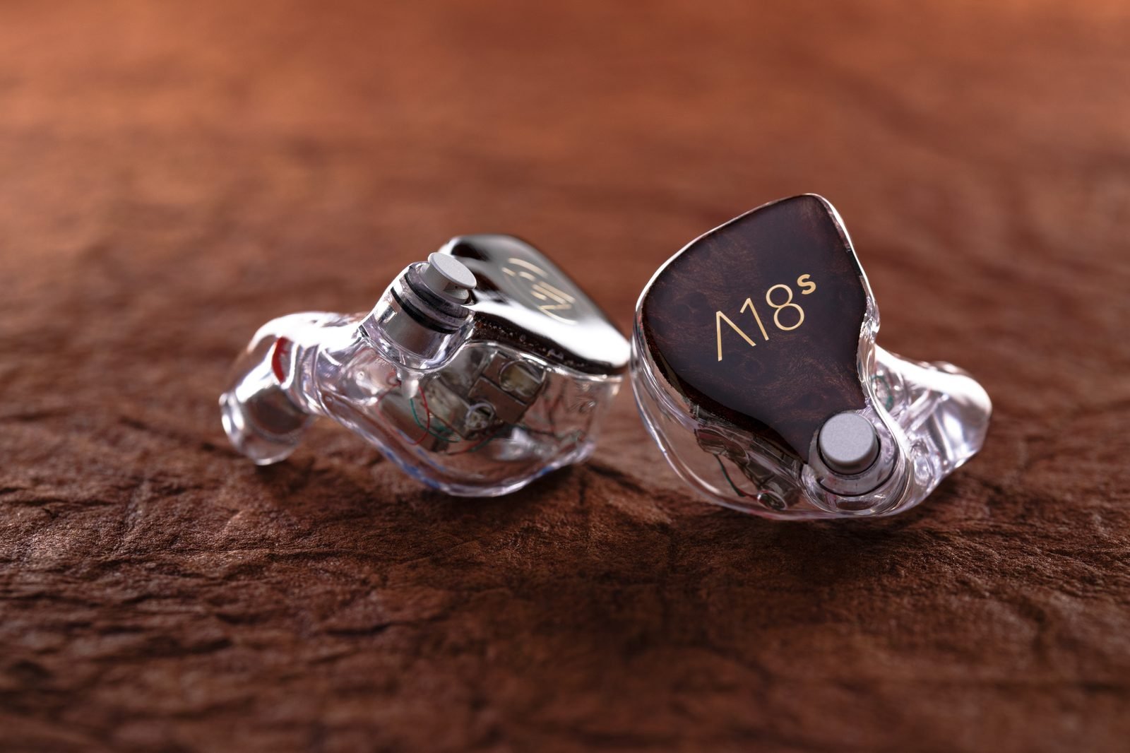 64 Audio A18s — IEM בהתאמה אישית, גימור מותאם אישית