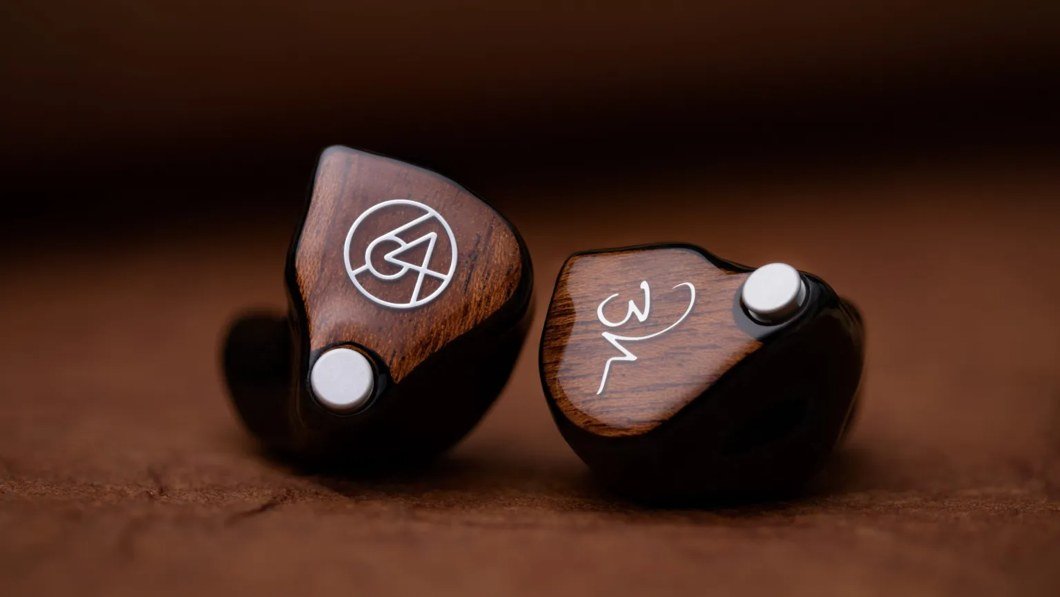 אוזניית 64 Audio N8 עם ציפוי עץ ייחודי